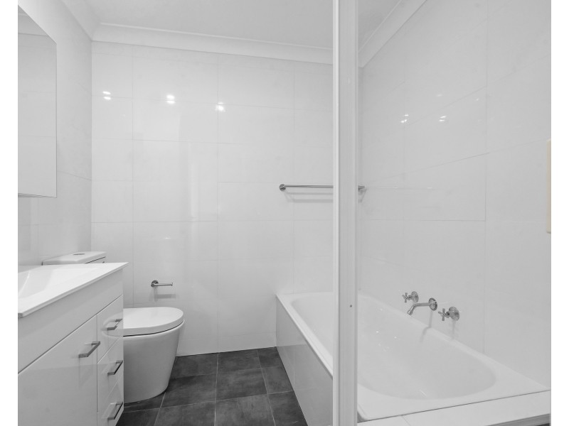 2/43 Foss Street, Blacktown NSW 2148