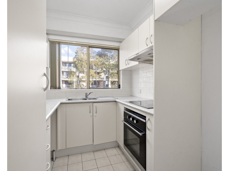 13/11 Oxford Street, Blacktown NSW 2148