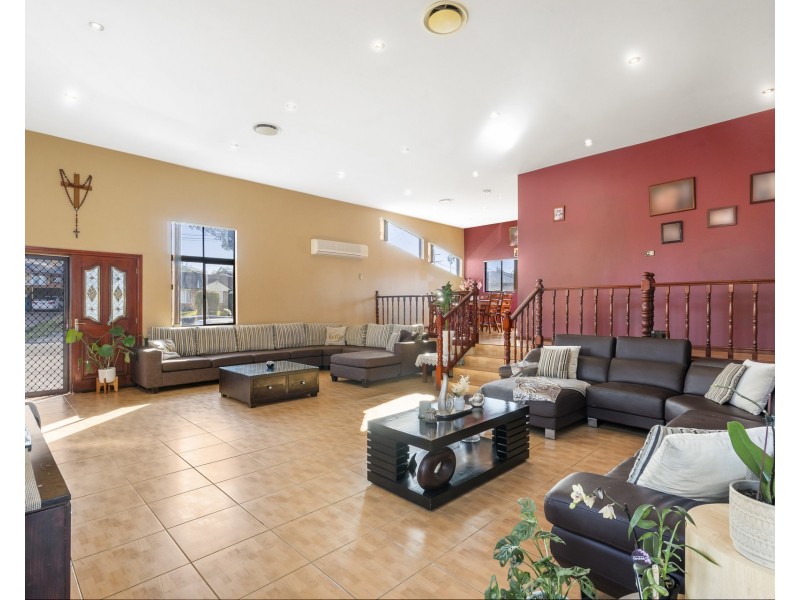 15 Vancouver Avenue, Toongabbie NSW 2146