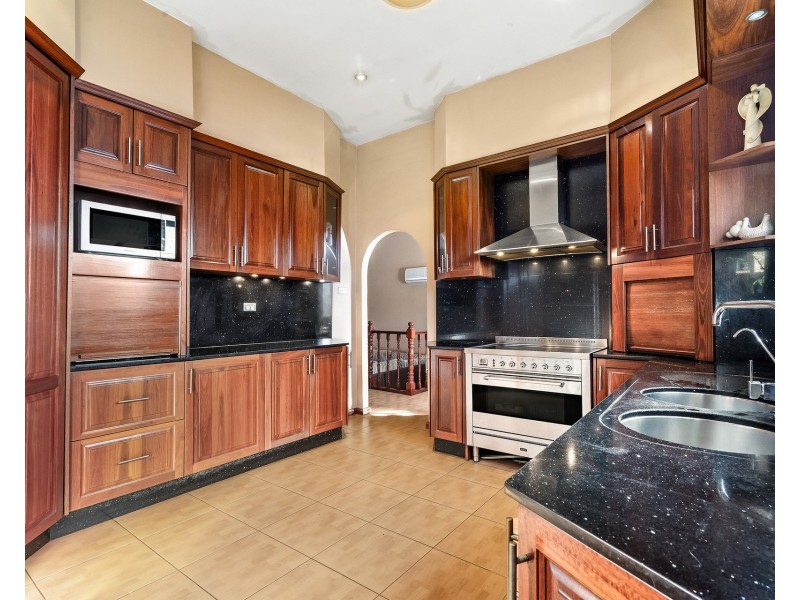 15 Vancouver Avenue, Toongabbie NSW 2146