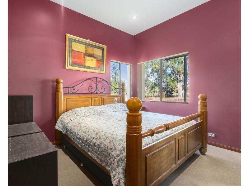 15 Vancouver Avenue, Toongabbie NSW 2146