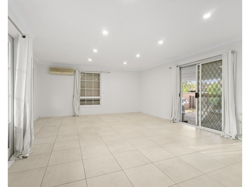 25 Jindalla Crescent, Hebersham NSW 2770