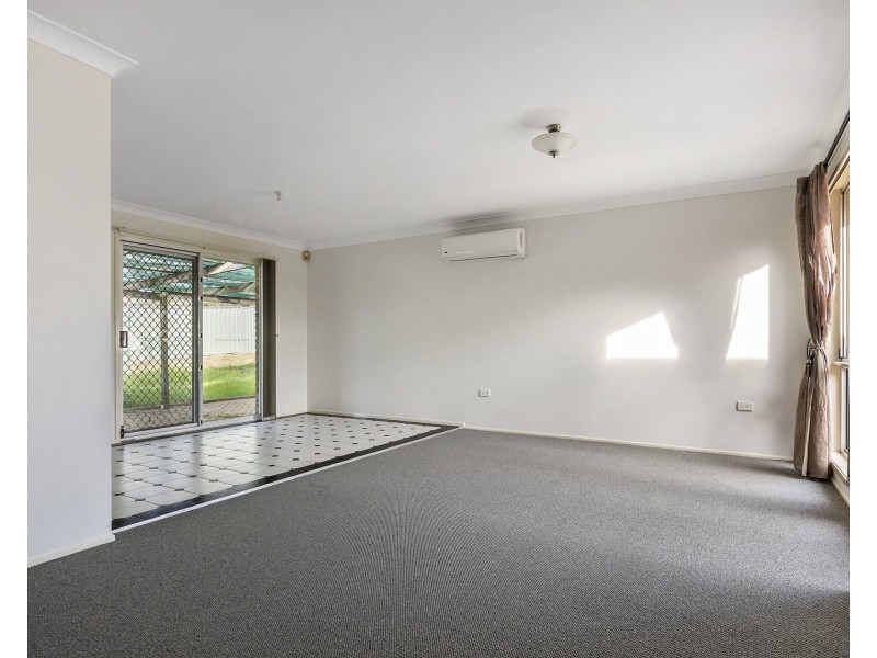 43 Hampton Crescent, Prospect NSW 2148