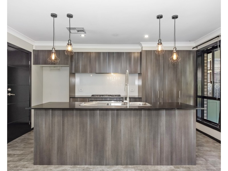 40 Hampton Crescent, Prospect NSW 2148