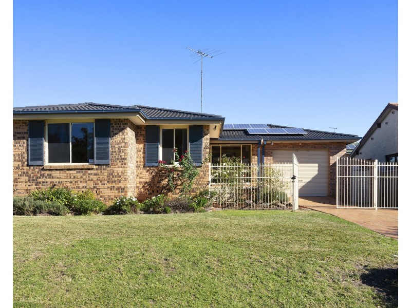 35 Nyngan Street, Quakers Hill NSW 2763