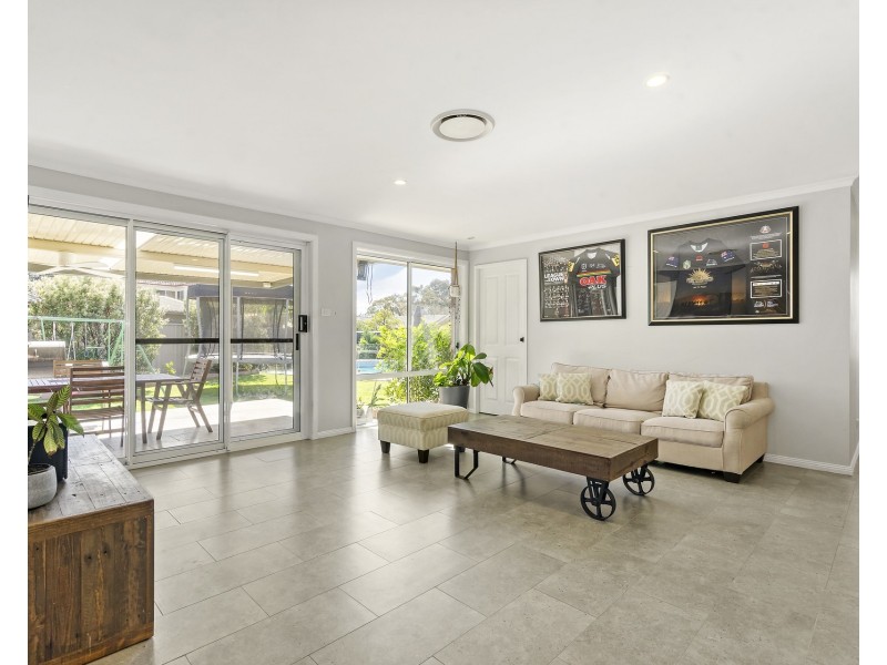 4 Raleigh Close, St Clair NSW 2759