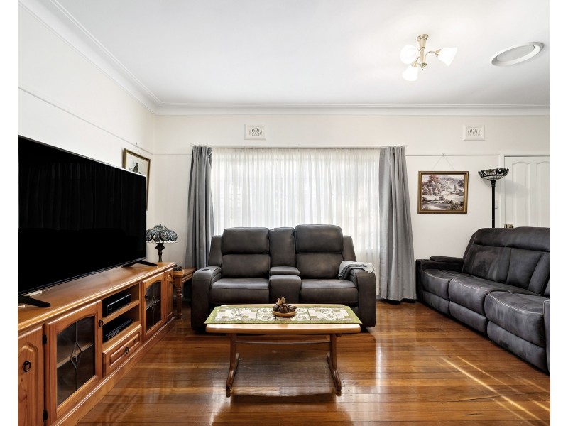 12 Dinabeth Avenue, Blacktown NSW 2148