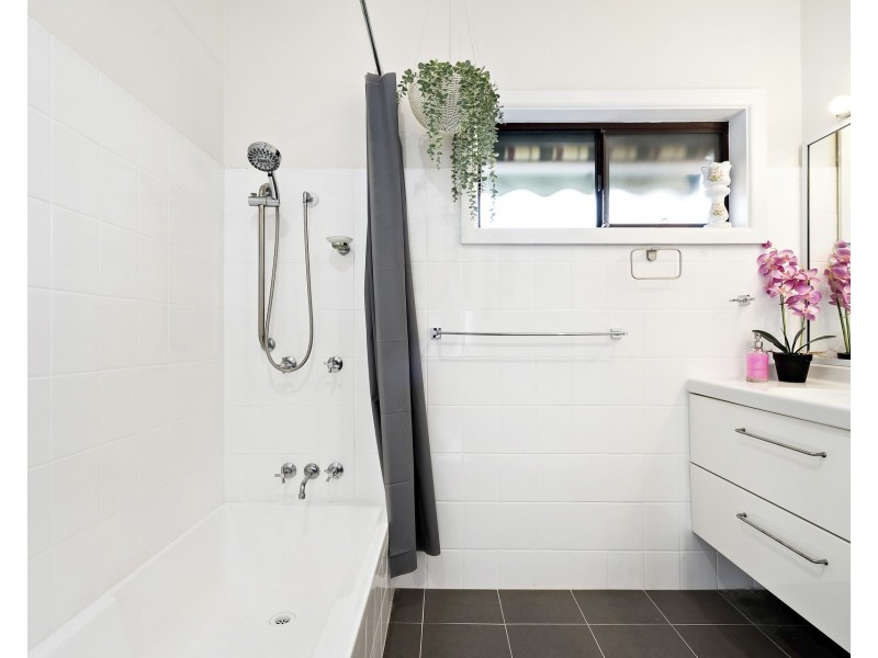 12 Dinabeth Avenue, Blacktown NSW 2148