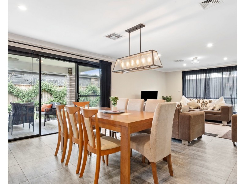 40 & 40a Hampton Crescent, Prospect NSW 2148