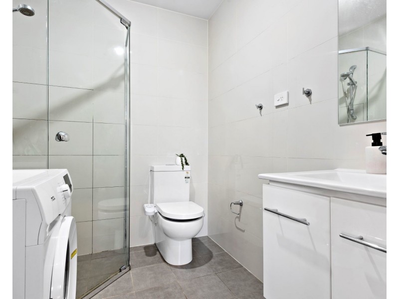 40 & 40a Hampton Crescent, Prospect NSW 2148