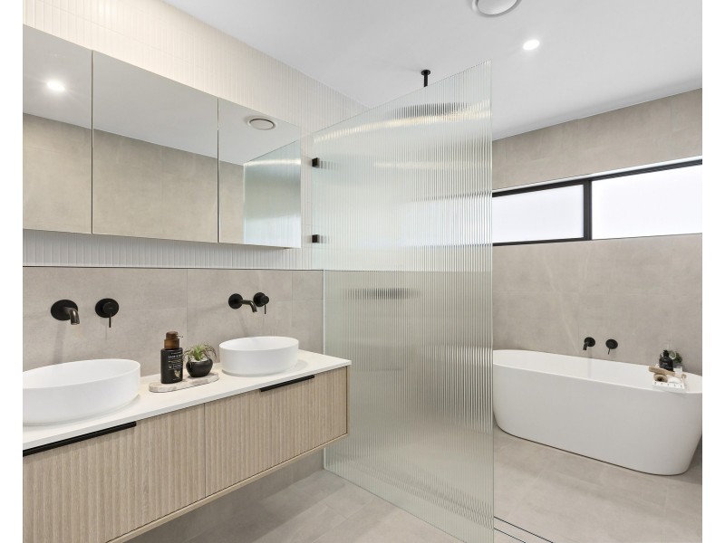 32B Newhaven Avenue, Blacktown NSW 2148