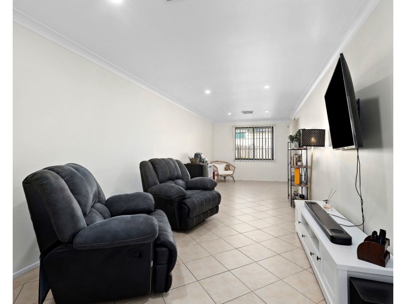 4 Ashgrove Crescent, Blacktown NSW 2148