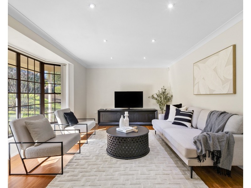 81 Crestwood Drive, Baulkham Hills NSW 2153