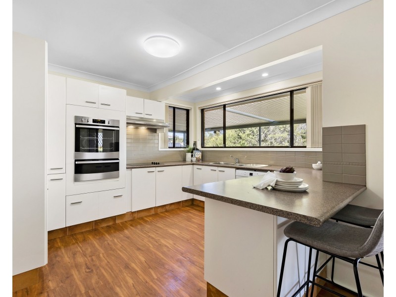 81 Crestwood Drive, Baulkham Hills NSW 2153