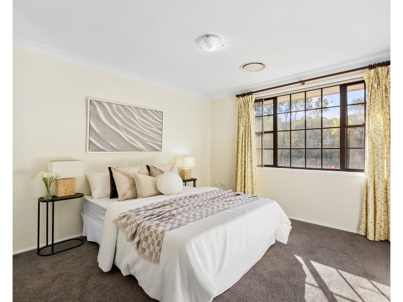 81 Crestwood Drive, Baulkham Hills NSW 2153