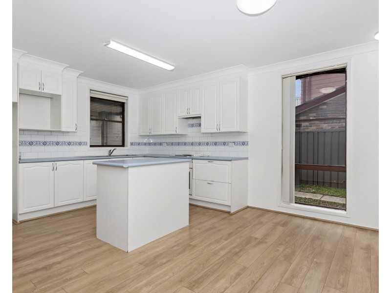 33 McCartney Crescent, St Clair NSW 2759