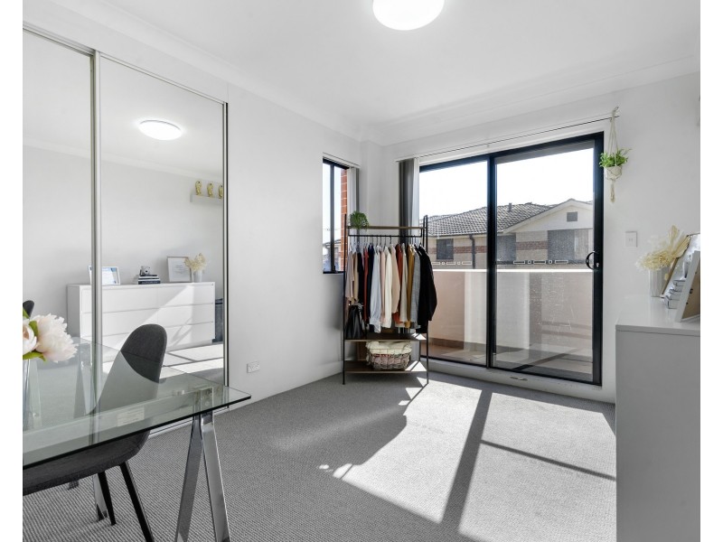 21/20-22 Clifton Street, Blacktown NSW 2148