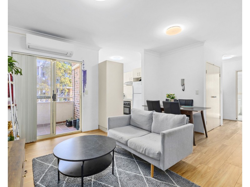 13/11 Oxford Street, Blacktown NSW 2148