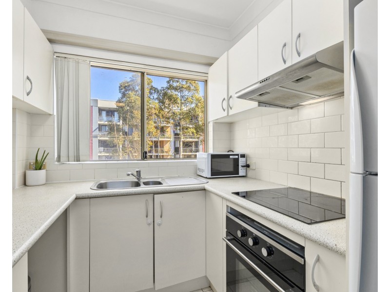 13/11 Oxford Street, Blacktown NSW 2148