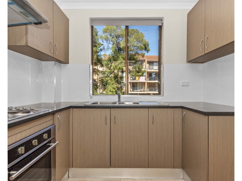 16/5 Griffiths Street, Blacktown NSW 2148