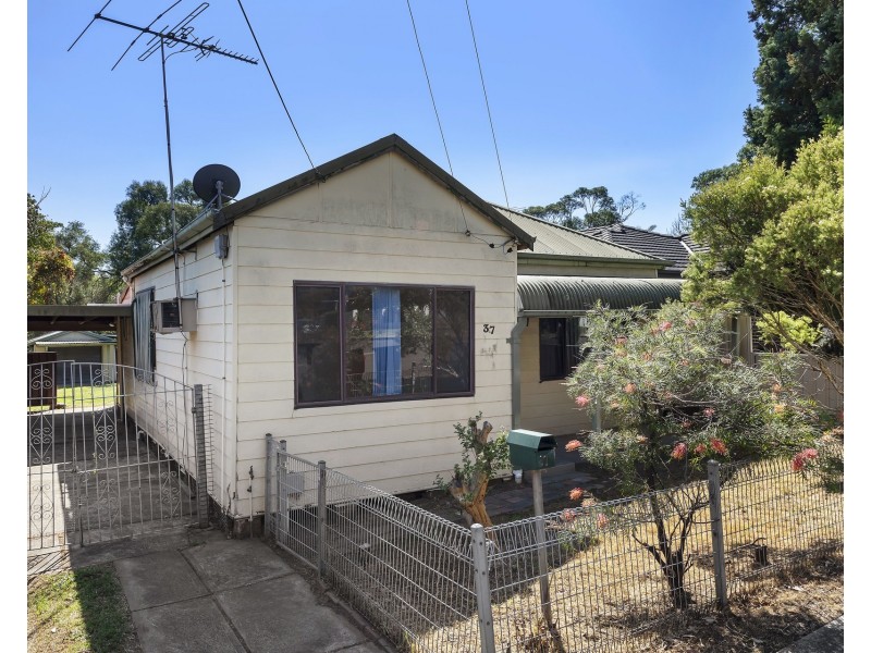 37 Clifton Street, Blacktown NSW 2148