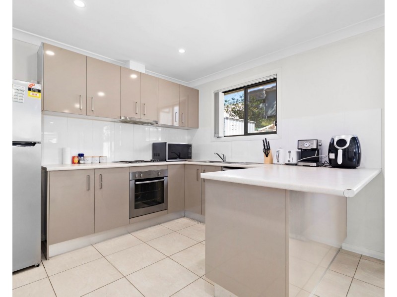 73 & 73a Vella Crescent, Blacktown NSW 2148