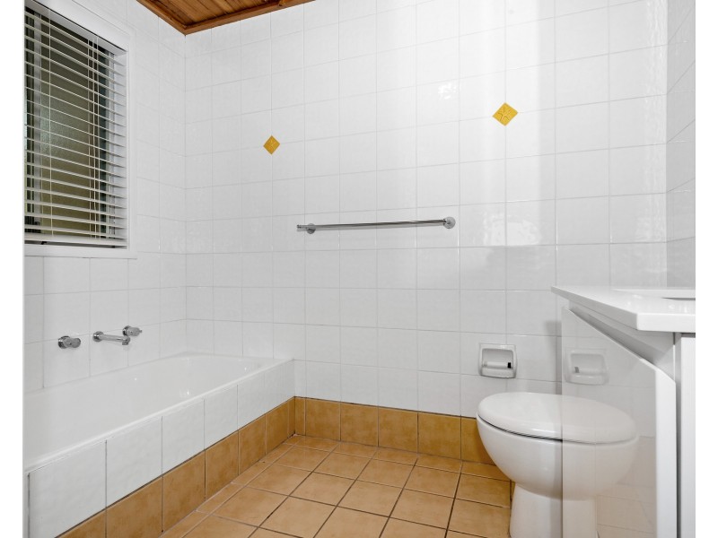 12 Desley Crescent, Prospect NSW 2148