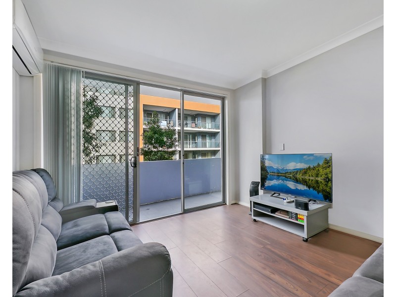 102/8B Myrtle Street, Prospect NSW 2148