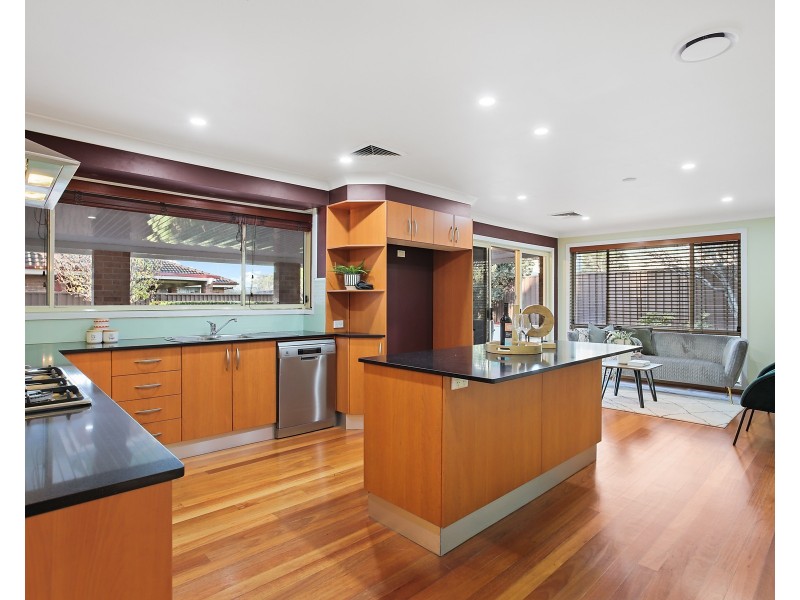 25 Hampton Crescent, Prospect NSW 2148