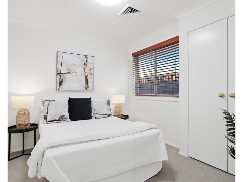 25 Hampton Crescent, Prospect NSW 2148