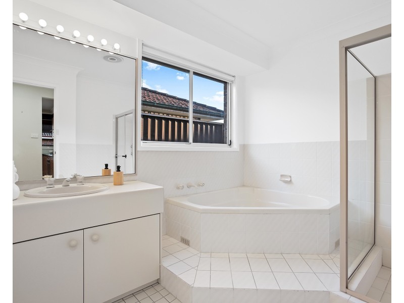 25 Hampton Crescent, Prospect NSW 2148