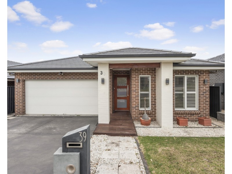 39 Loveday Street, Oran Park NSW 2570