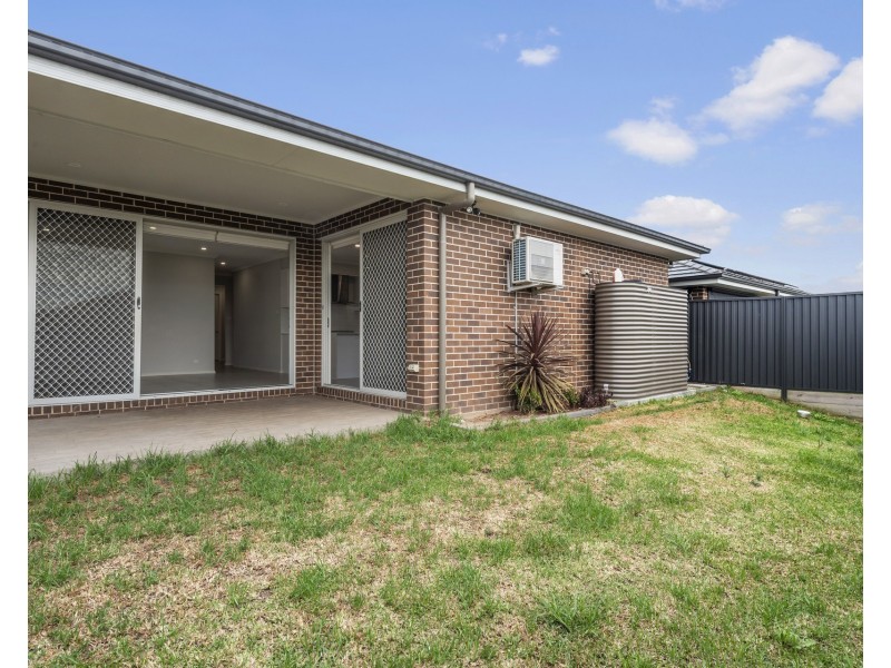 39 Loveday Street, Oran Park NSW 2570
