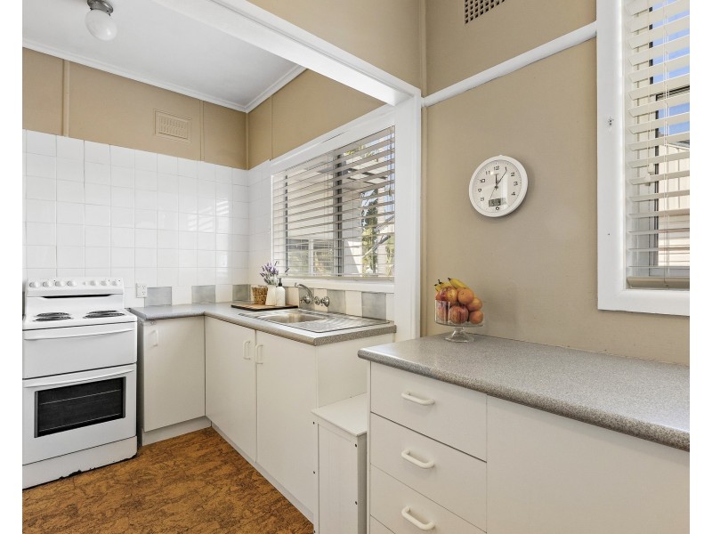 28 Charlton Road, Lalor Park NSW 2147