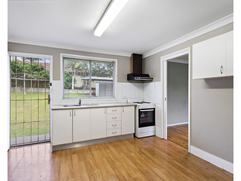 10 Desley Crescent, Prospect NSW 2148