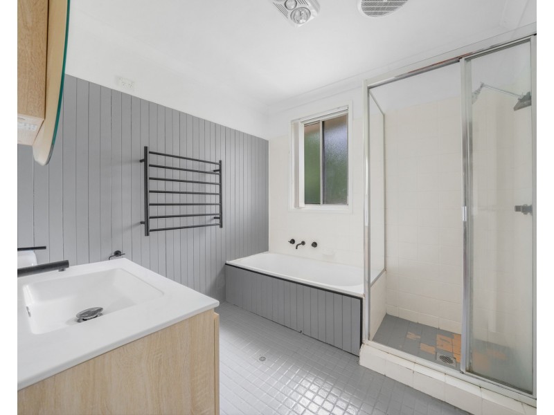 10 Desley Crescent, Prospect NSW 2148