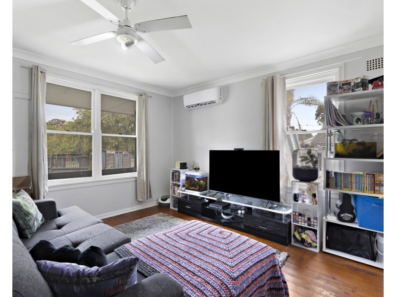 37 & 37a Palau Crescent, Lethbridge Park NSW 2770