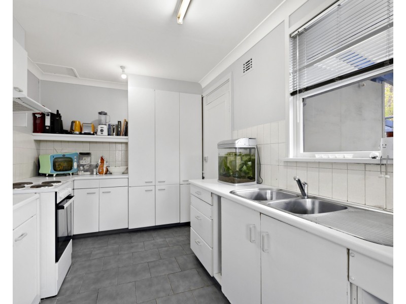 37 & 37a Palau Crescent, Lethbridge Park NSW 2770