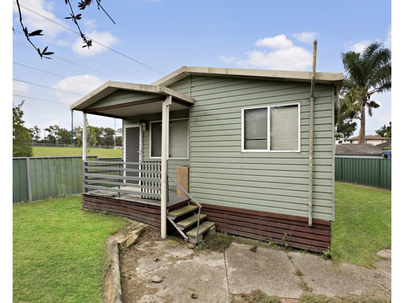 37 & 37a Palau Crescent, Lethbridge Park NSW 2770