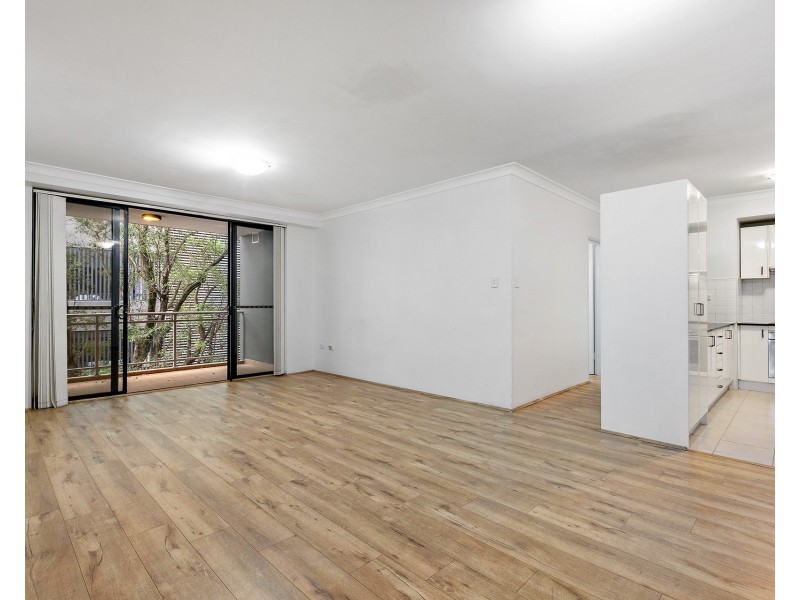 8/16 Oxford Street, Blacktown NSW 2148