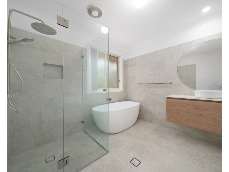 1 Hewitt Link, Harrington Park NSW 2567