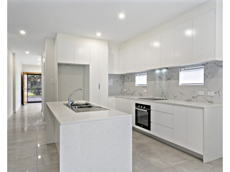 1/154 Willan Drive, Cartwright NSW 2168