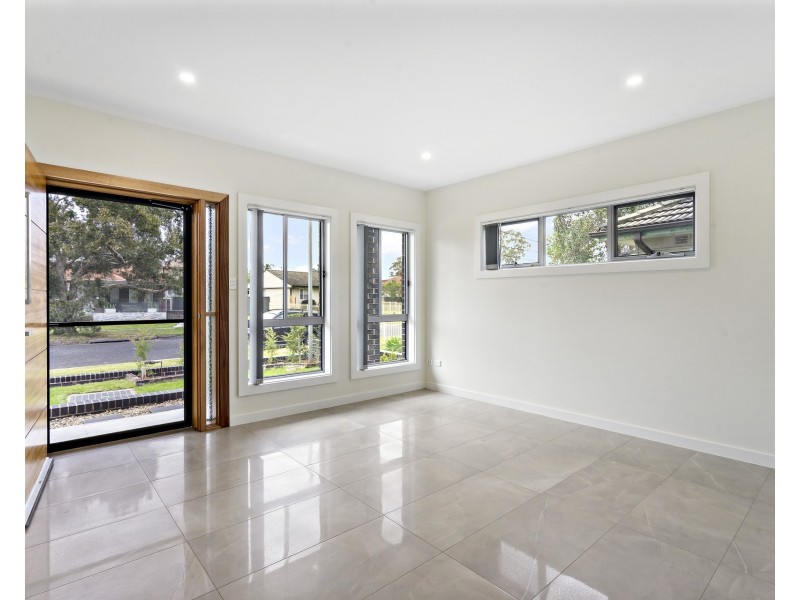 1/154 Willan Drive, Cartwright NSW 2168