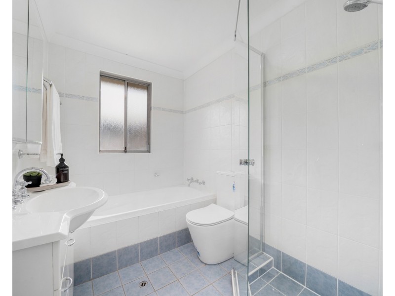 68 Kolodong Drive, Quakers Hill NSW 2763