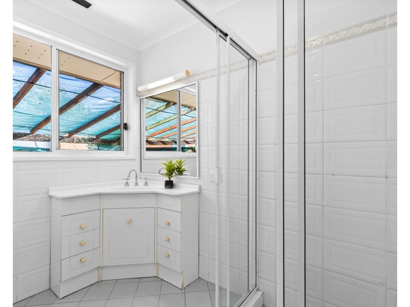 2A Roseneath Place, Baulkham Hills NSW 2153