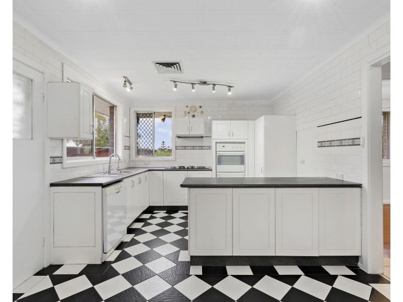 13 Highlands Crescent, Blacktown NSW 2148