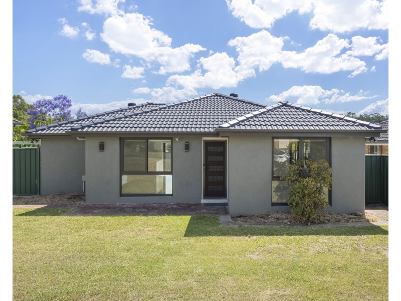8 Slade Place, Prospect NSW 2148