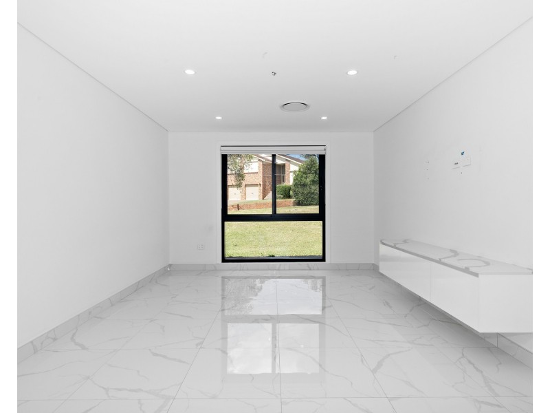 8 Slade Place, Prospect NSW 2148