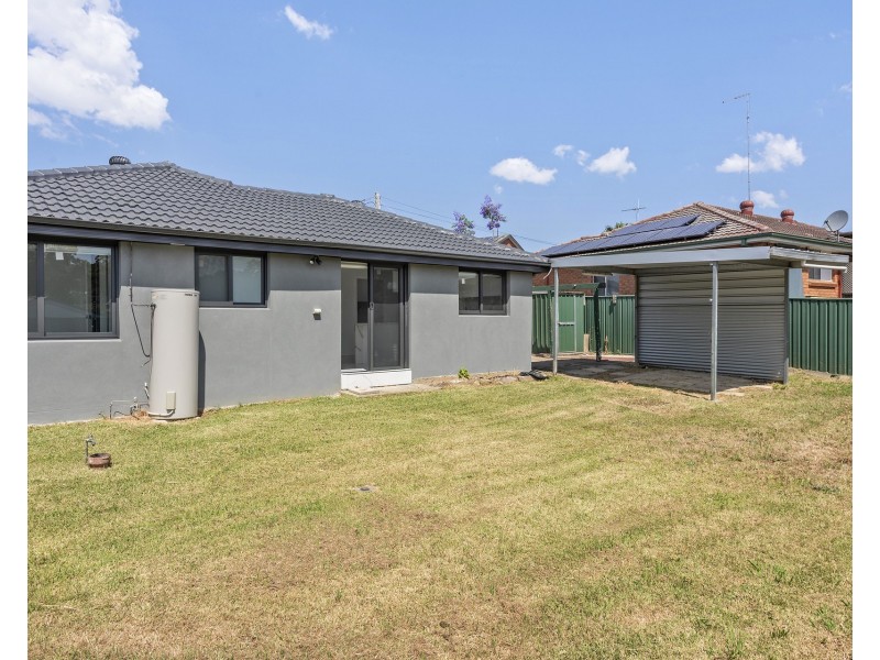 8 Slade Place, Prospect NSW 2148