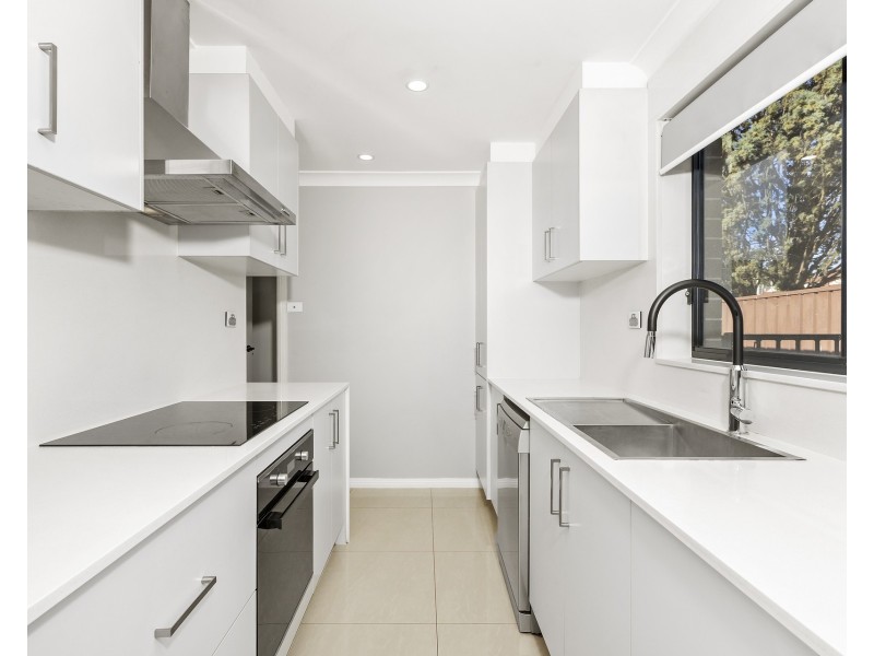 5a Hoffman Place, Oakhurst NSW 2761